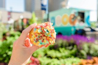 Happy National Donut Day! Whether you liked them glazed, filled, topped, covered or powdered, there’s nothing more satisfying than taking a warm, sweet bite out of your favorite donut. Stop by @columbuscommons on Wednesday mornings to get your fix from @donnasdeliciousdozen! 🍩